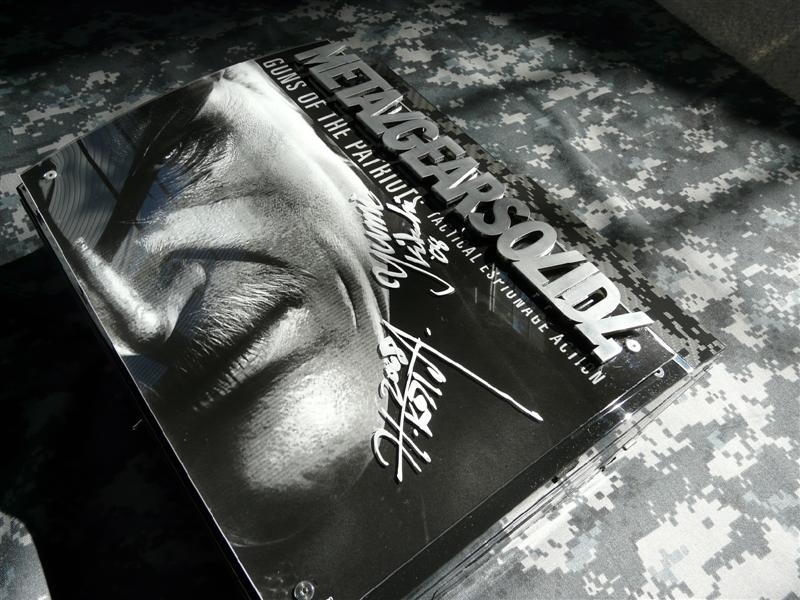 Illustration for article titled Custom Metal Gear Solid 4 PS3 Is Full Of Awesome Substance